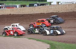 File:LegendsCars4wide2010BeaverDamRaceway.jpg