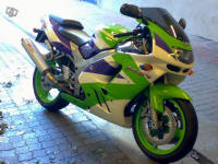 Kawasaki ZX-9R picture 2